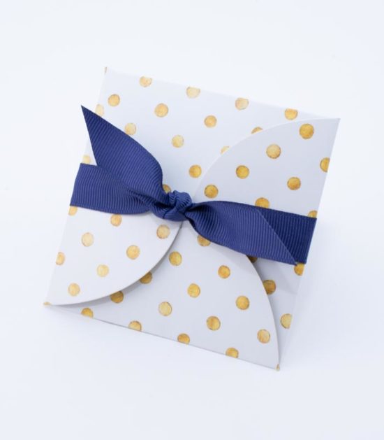 PTL01920 - Gold Polka Dot Petal Envelope